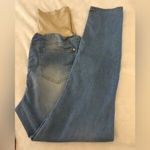 Maternity light wash jeans- stretchy